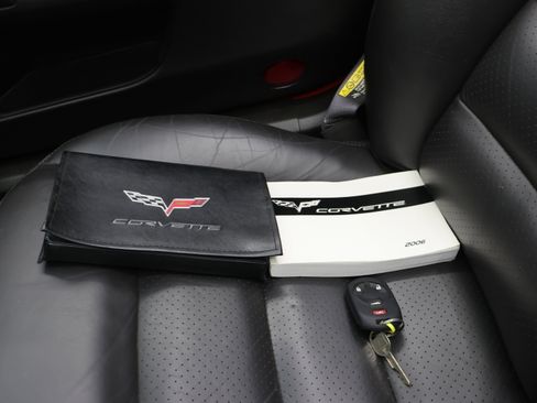 Used 2006 Chevrolet Corvette Convertible w/ Preferred Equipment Group RWD image 39