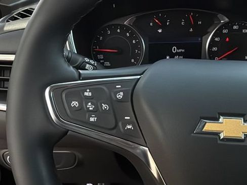 Used 2024 Chevrolet Equinox LT FWD image 23