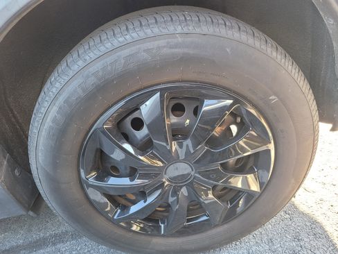 Used 2017 Nissan Rogue S FWD image 8