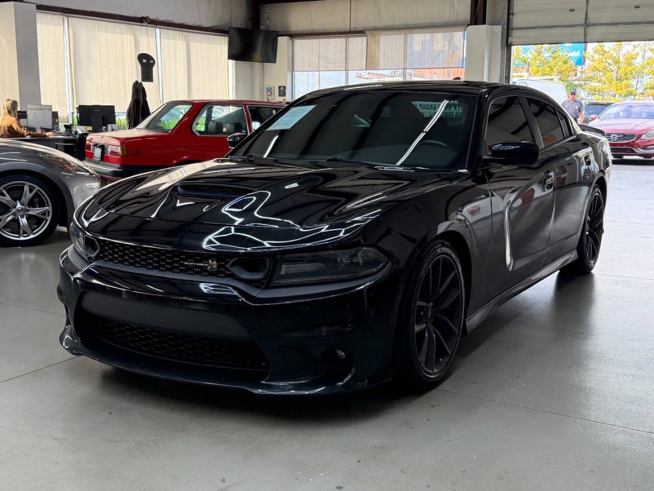 Used 2019 Dodge Charger Scat Pack RWD image 5