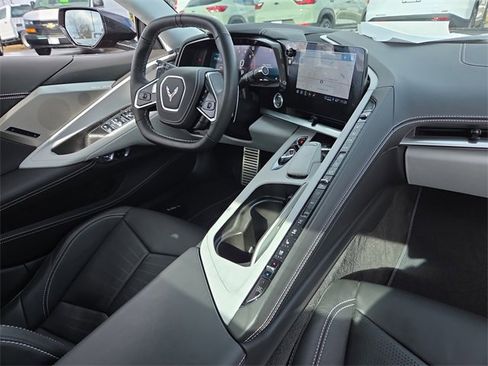 Used 2023 Chevrolet Corvette Stingray Premium Conv w/ Z51 Performance Package image 14