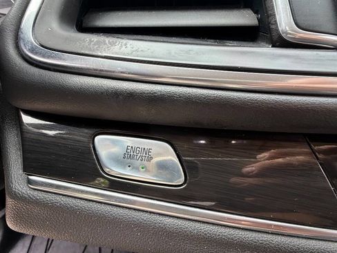Used 2019 Buick Enclave Essence FWD image 99