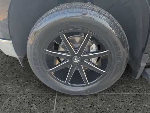 Used 2023 Chevrolet Silverado 1500 LTZ w/ LTZ Convenience Package II AWD/4WD image 16