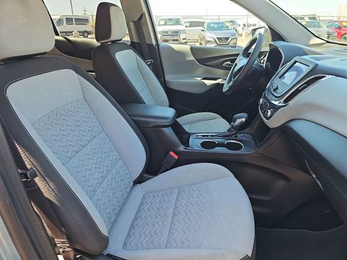 Used 2022 Chevrolet Equinox LT FWD image 10