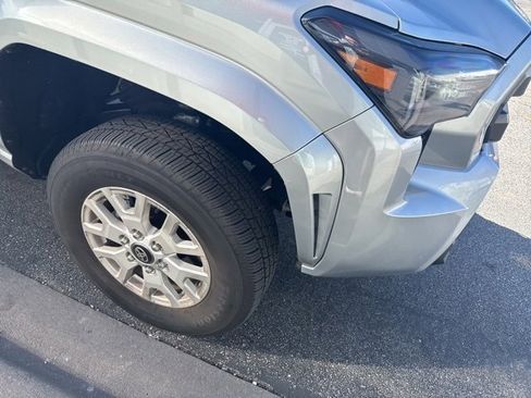 Used 2025 Toyota Tacoma SR5 image 9