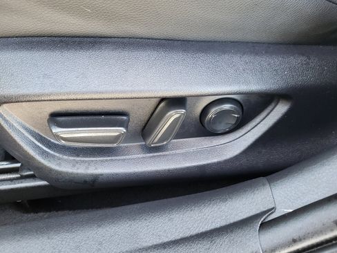 Used 2026 Toyota Camry SE w/ Multimedia Upgrade Package image 15