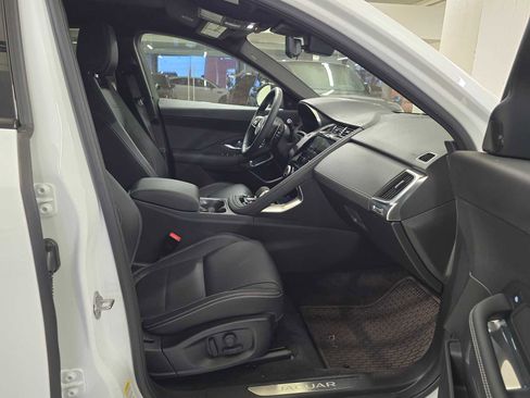 Used 2024 Jaguar E-PACE R-Dynamic SE image 11