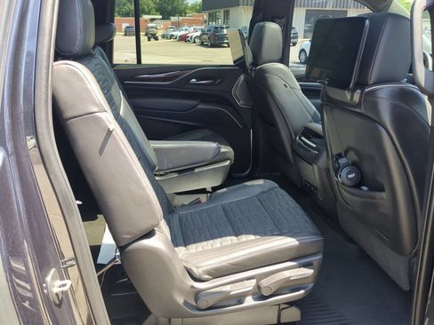 Certified 2022 Cadillac Escalade ESV Sport Platinum RWD image 28