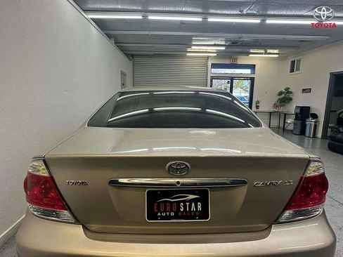 Used 2005 Toyota Camry LE image 5