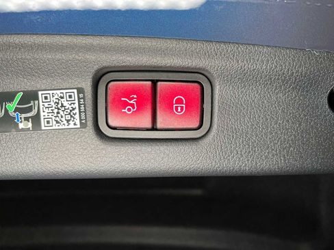 New 2025 Mercedes-Benz C 43 AMG 4MATIC Sedan image 16