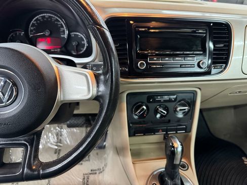 Used 2013 Volkswagen Beetle 2.5 image 21