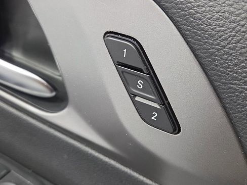 Used 2025 Chrysler Pacifica Select FWD image 25