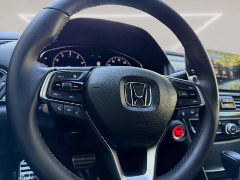 Used 2018 Honda Accord Sport image 18