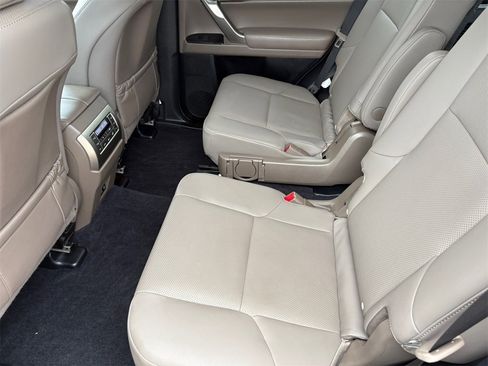 Used 2021 Lexus GX 460 Premium image 16