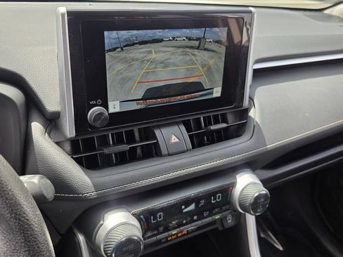 Used 2025 Toyota RAV4 XLE AWD/4WD image 19