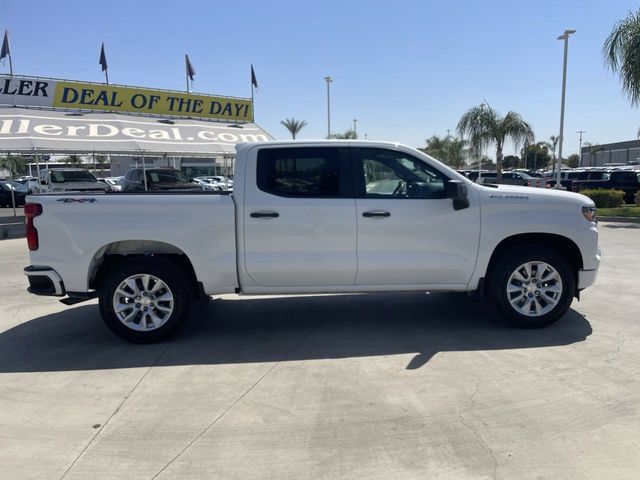 Used 2022 Chevrolet Silverado 1500 Custom AWD/4WD image 9