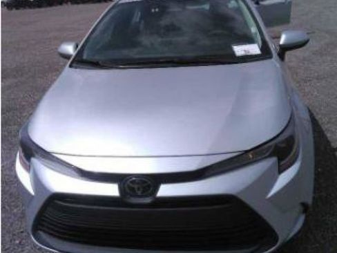 Used 2023 Toyota Corolla LE FWD image 6