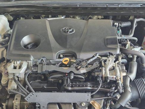 Used 2019 Toyota Camry LE FWD image 21
