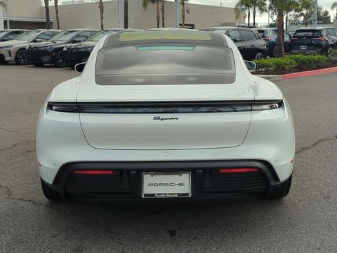 Used 2025 Porsche Taycan image 9