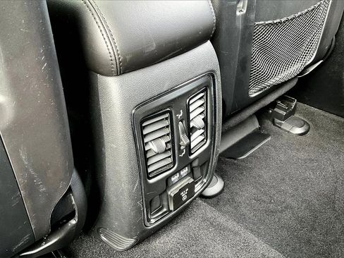 Used 2021 Jeep Grand Cherokee Limited image 10