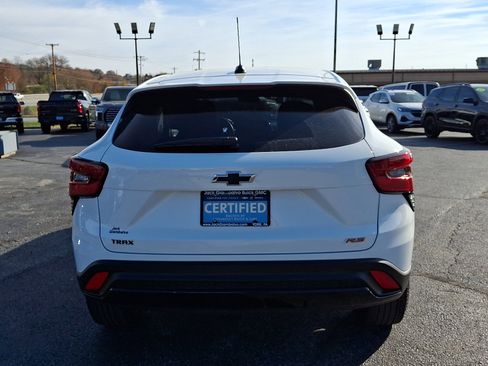 Certified 2025 Chevrolet Trax RS w/ Sunroof Package image 6
