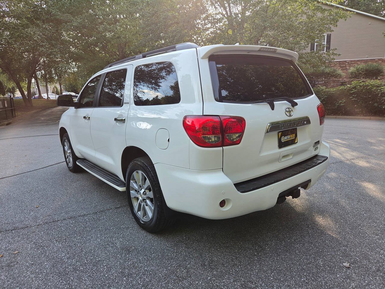 Used 2016 Toyota Sequoia Limited w/ Safety & Convenience Package AWD/4WD image 3