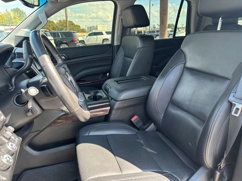 Used 2018 GMC Yukon SLT w/ Premium Edition AWD/4WD image 12