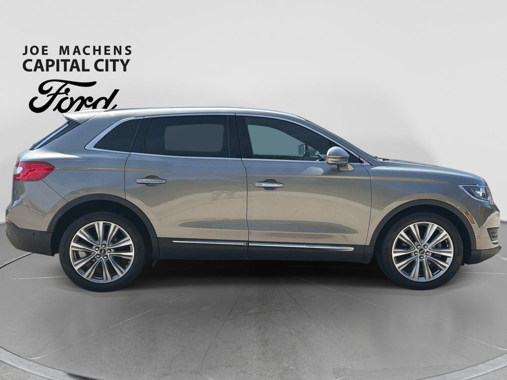 Used 2017 Lincoln MKX Reserve AWD/4WD image 3