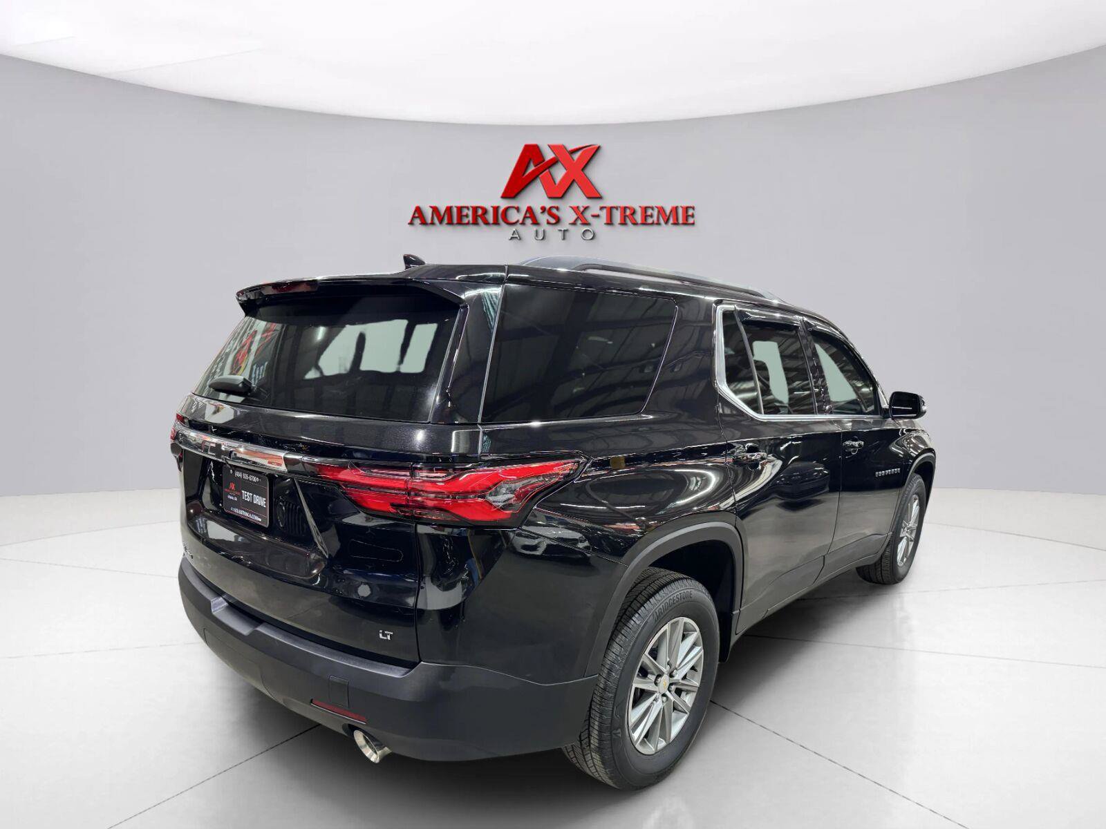 Used 2023 Chevrolet Traverse LT AWD/4WD image 6