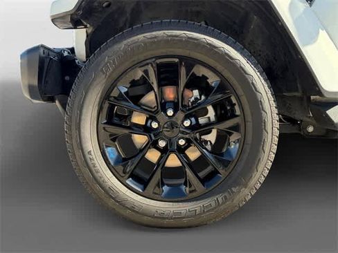Used 2022 Jeep Wrangler Unlimited Sahara image 15