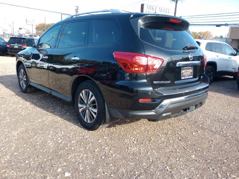 Used 2017 Nissan Pathfinder SL w/ SL Tech Package image 5