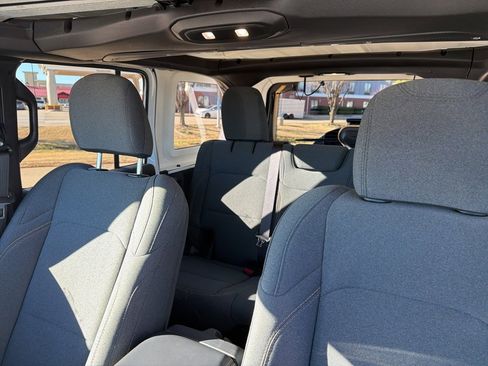 Used 2025 Jeep Wrangler Sahara image 10