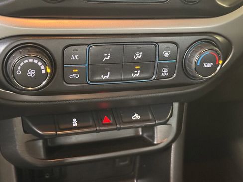 Used 2022 Chevrolet Colorado LT w/ LT Convenience Package image 20