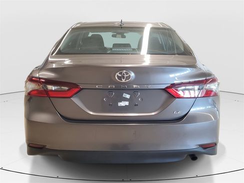 Certified 2022 Toyota Camry LE image 6