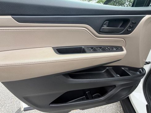 Used 2018 Honda Odyssey EX-L image 18