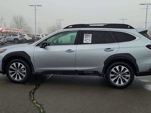 Used 2023 Subaru Outback Limited XT image 5