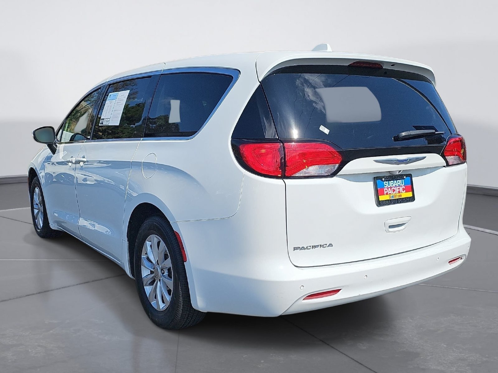Used 2019 Chrysler Pacifica LX w/ Tire & Wheel Group FWD image 5