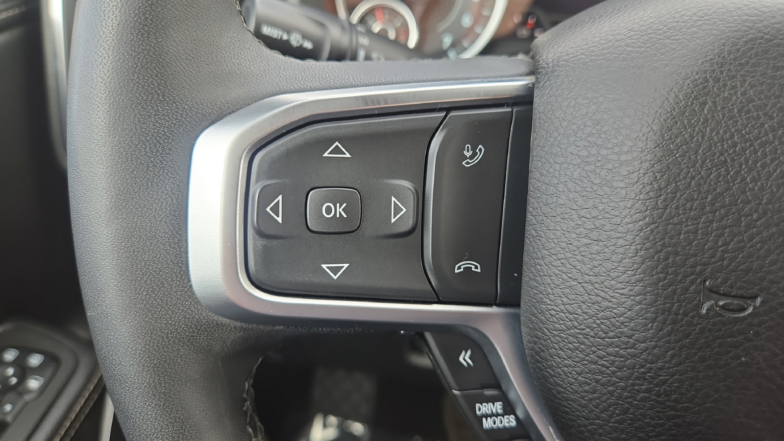 Used 2025 RAM 1500 Laramie w/ Trailer Tow Group AWD/4WD image 19