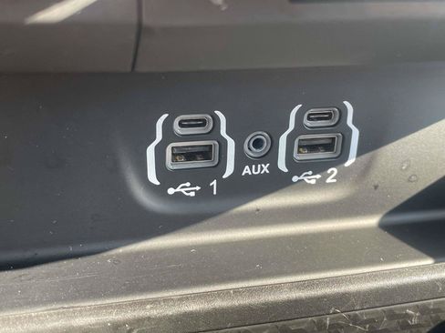 Used 2024 RAM 2500 Big Horn w/ Off Road Package AWD/4WD image 18