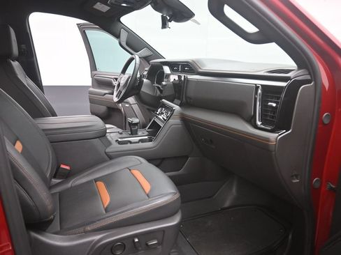 Used 2024 GMC Sierra 1500 AT4 w/ Technology Package AWD/4WD image 26