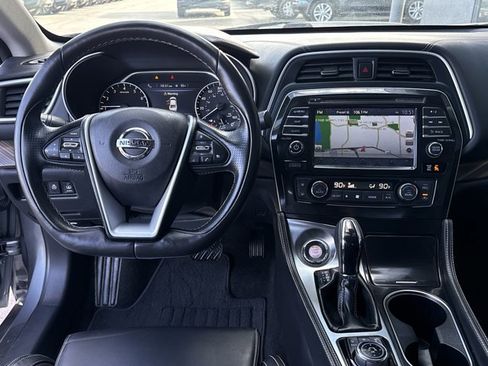 Used 2017 Nissan Maxima Platinum image 7