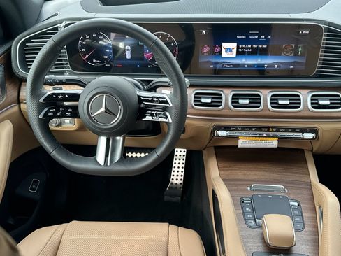 New 2026 Mercedes-Benz GLS 580 4MATIC image 14