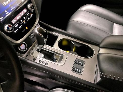 Used 2024 Nissan Murano SV AWD/4WD image 17