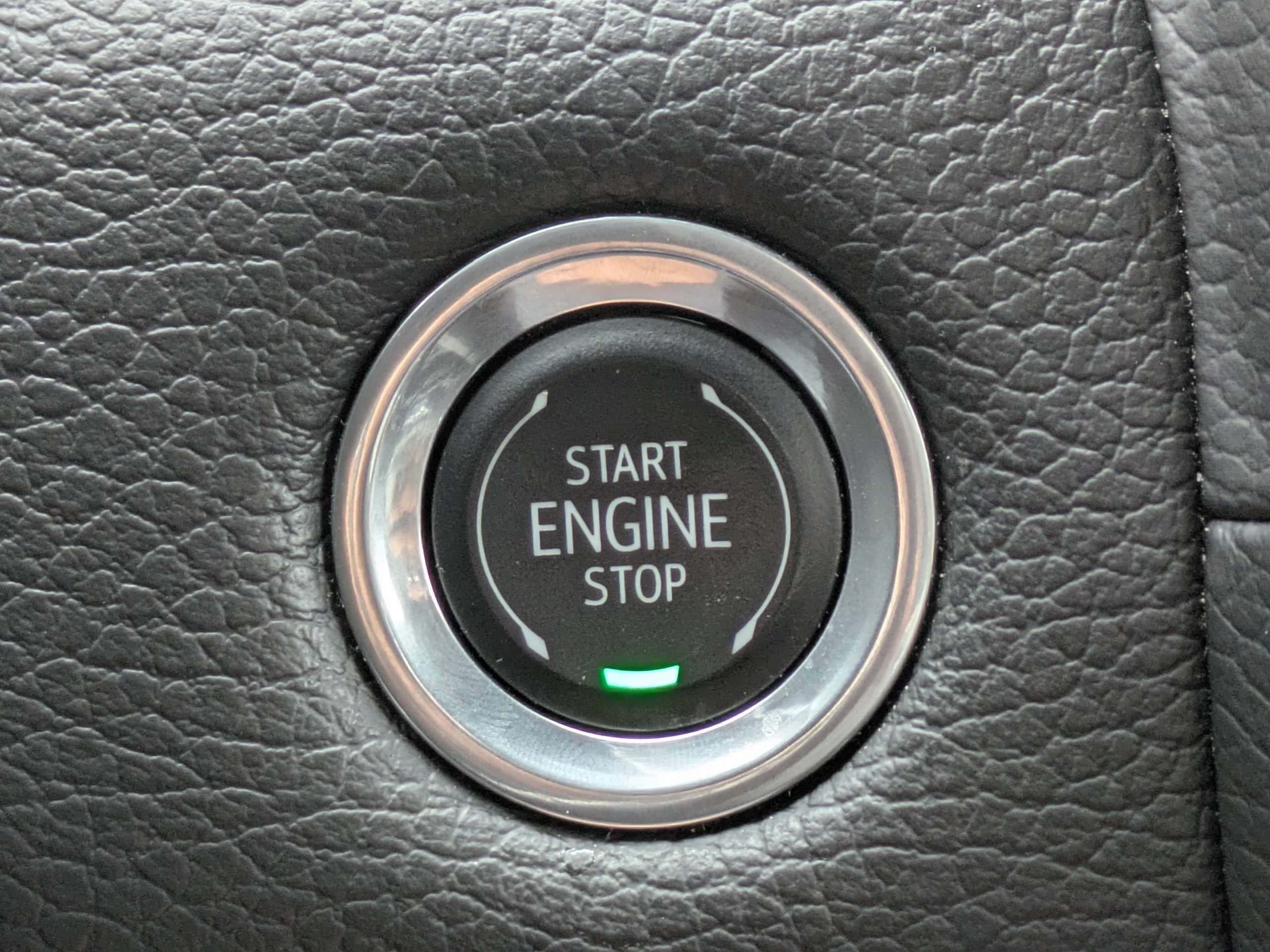 Used 2024 GMC Yukon Denali RWD image 32