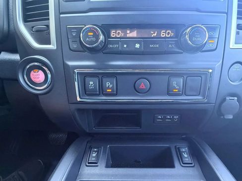 Used 2019 Nissan Titan SV w/ SV Convenience Package RWD image 13