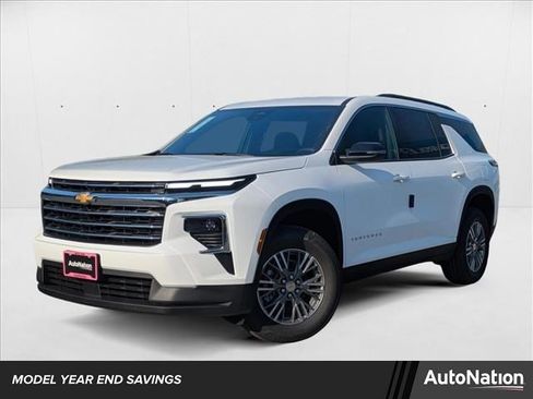 New 2025 Chevrolet Traverse LT image 1