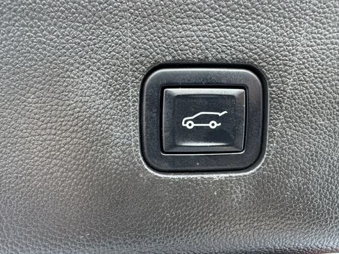 Used 2023 Buick Enclave Essence w/ Experience Buick Package AWD/4WD image 14
