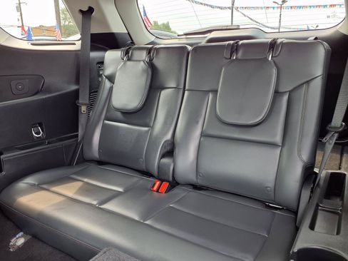 Used 2025 Ford Explorer Active w/ Active Comfort Package AWD/4WD image 8