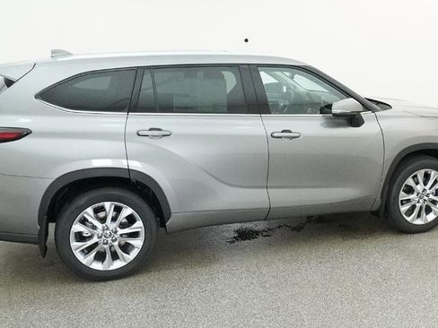 New 2026 Toyota Highlander Limited AWD/4WD image 20