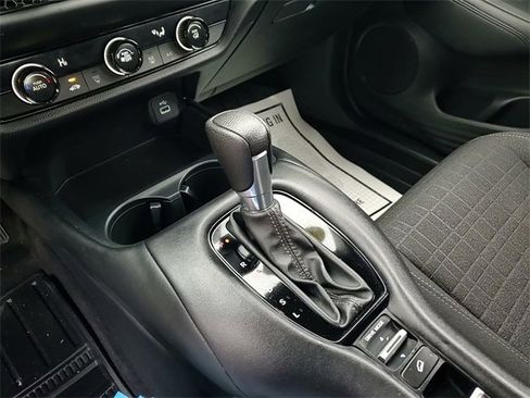 Used 2023 Honda HR-V LX image 19